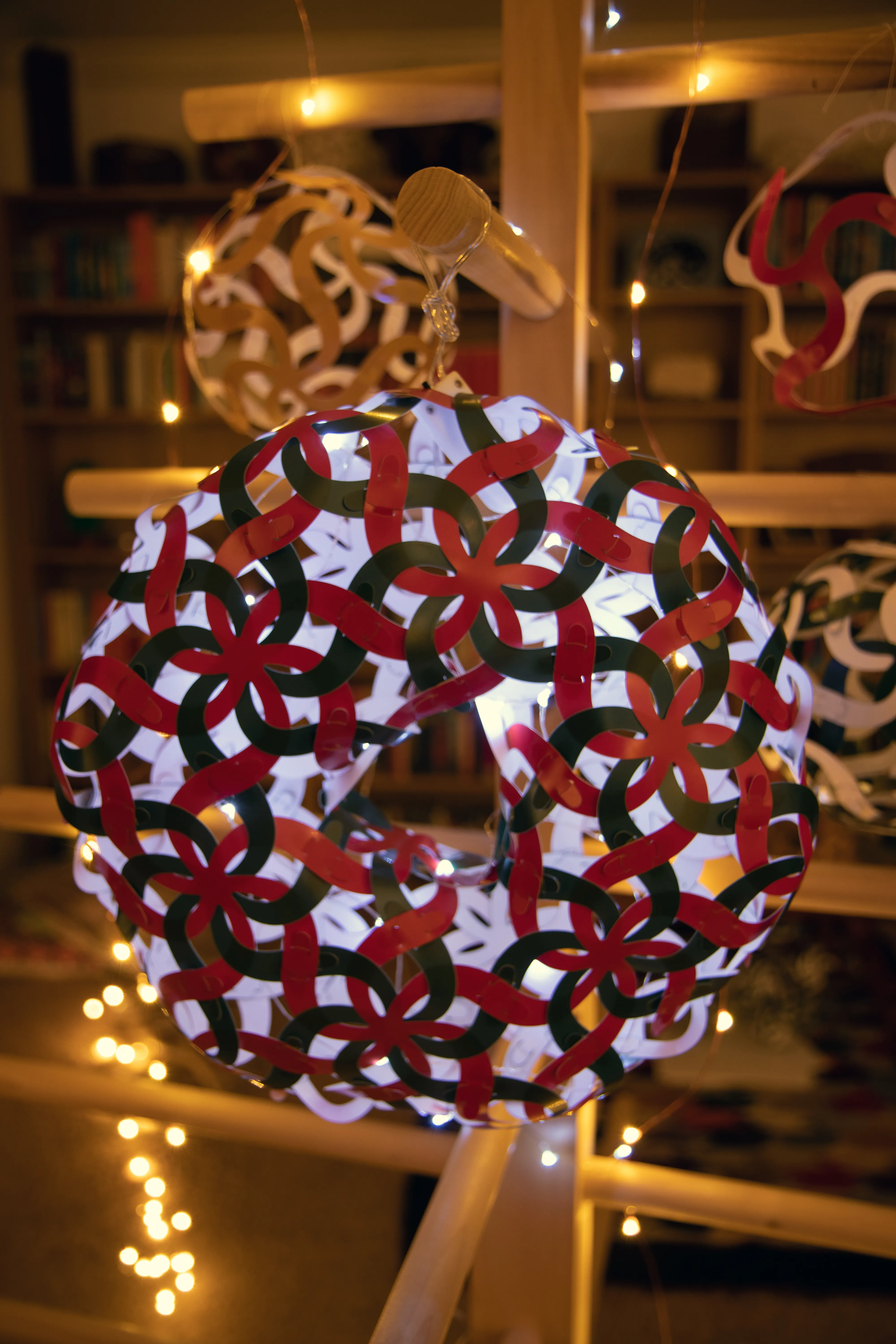 Decorative wreath form made from Curvahedra pieces