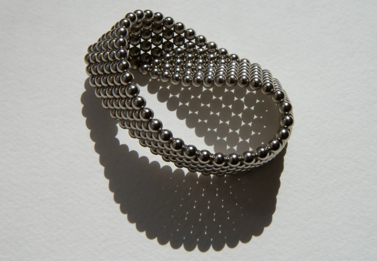 A Möbius-strip-like intermediate structure formed during assembly